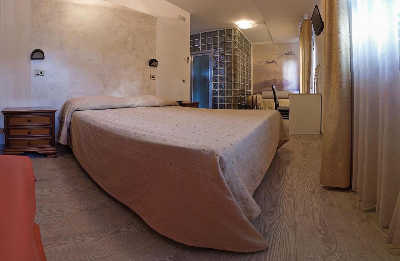Ristorante Albergo Gerardo Di Masi カポゼーレ エクステリア 写真