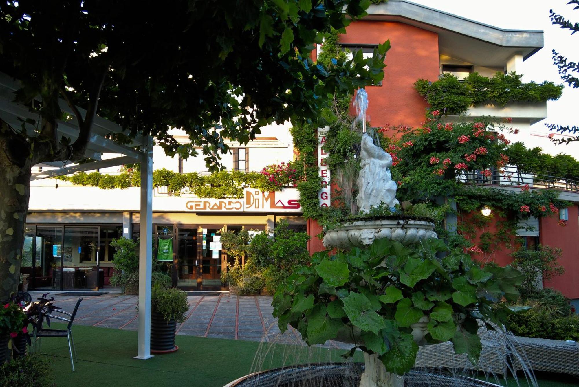 Ristorante Albergo Gerardo Di Masi カポゼーレ エクステリア 写真