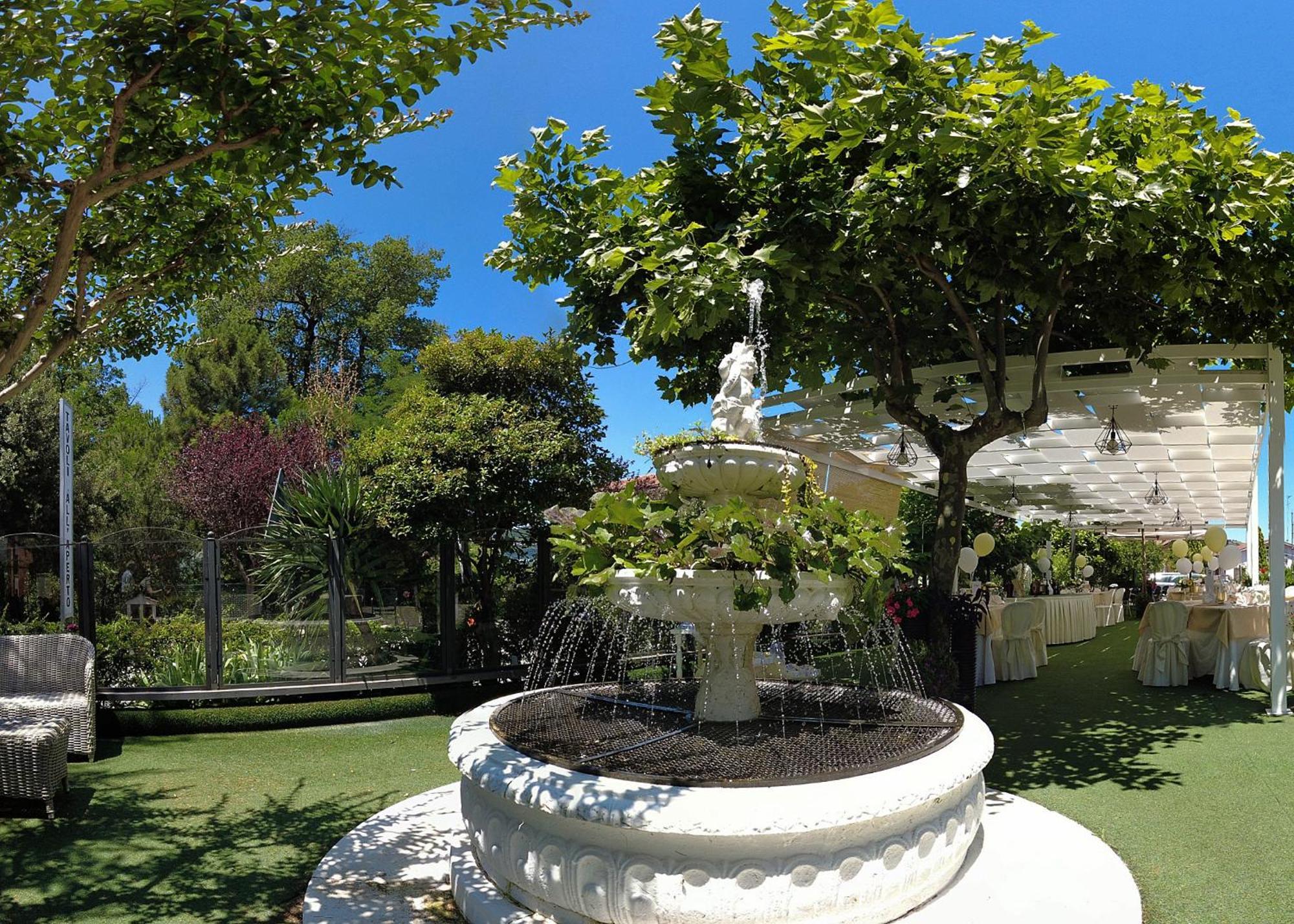 Ristorante Albergo Gerardo Di Masi カポゼーレ エクステリア 写真