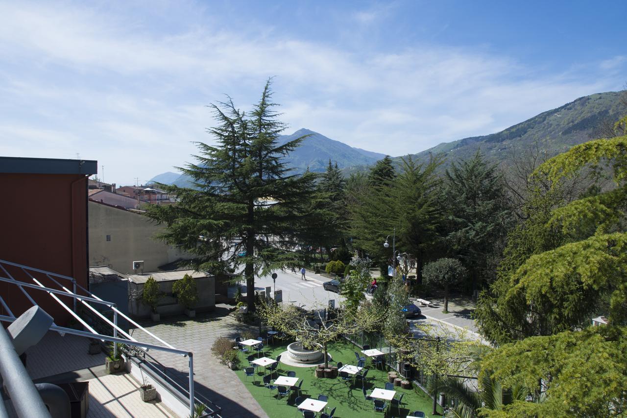 Ristorante Albergo Gerardo Di Masi カポゼーレ エクステリア 写真