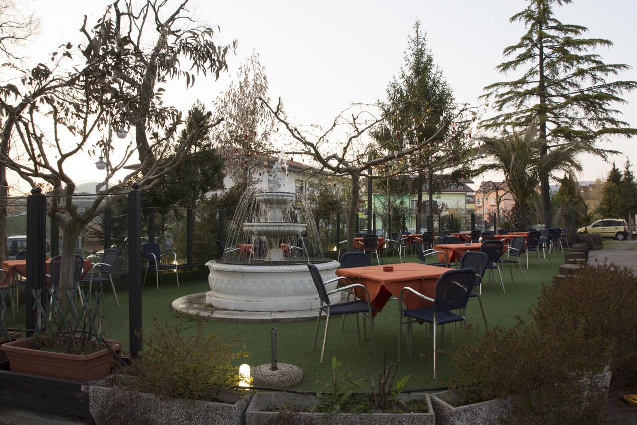 Ristorante Albergo Gerardo Di Masi カポゼーレ エクステリア 写真